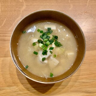 椎茸パウダー入り☆豆腐ともやしのお味噌汁